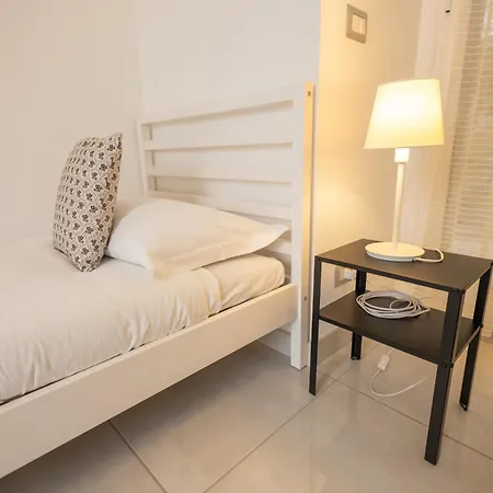 Civico 79 Apartman *